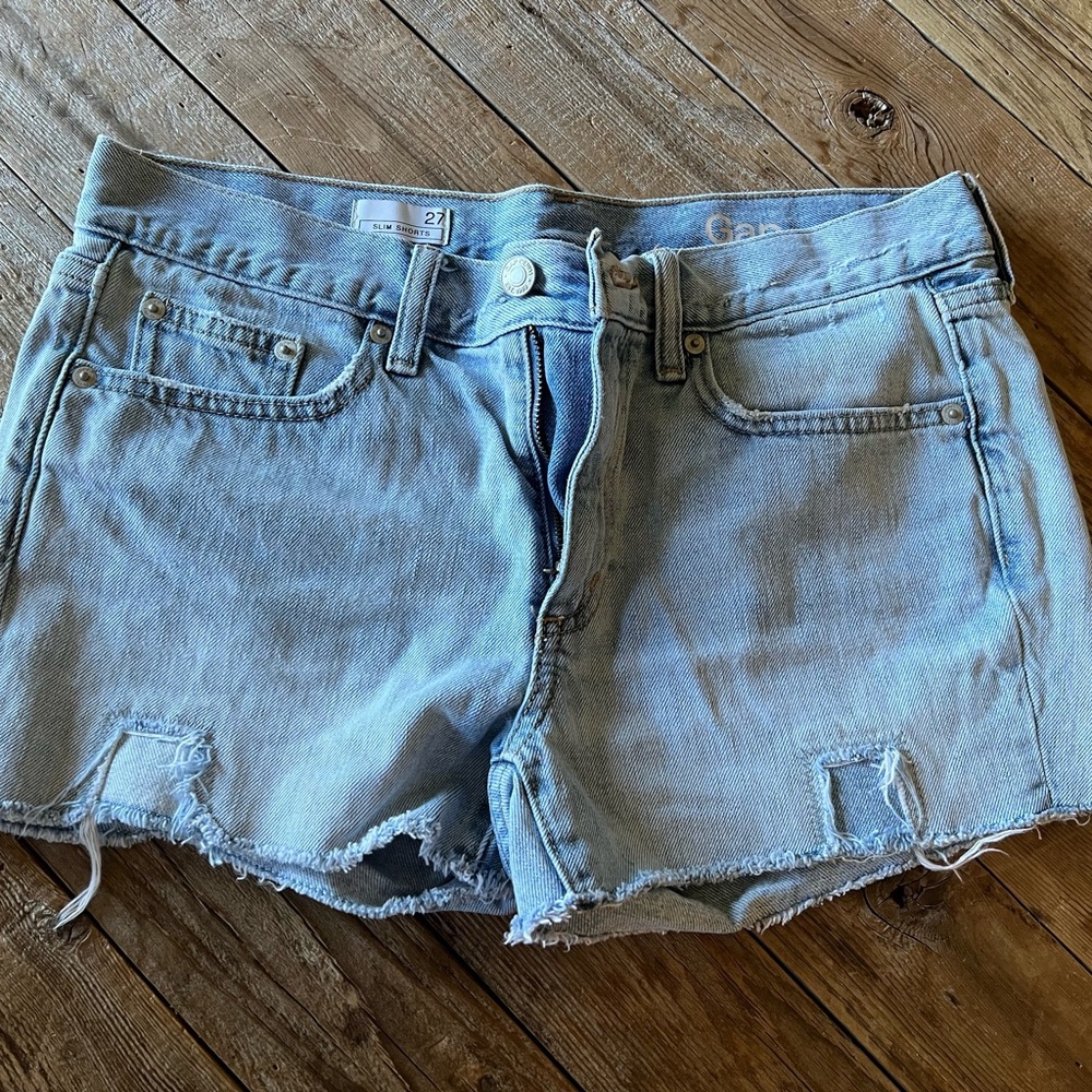 Size 27 Gap Slim Jean Shorts